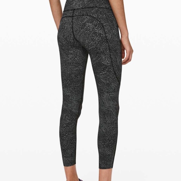 *SOLD* Lululemon Fast and Free Tight *Nulux* - Picture 2 of 11
